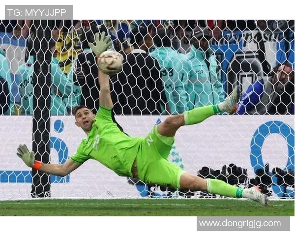 马丁内斯的传奇人生与职业生涯背后的故事与启示